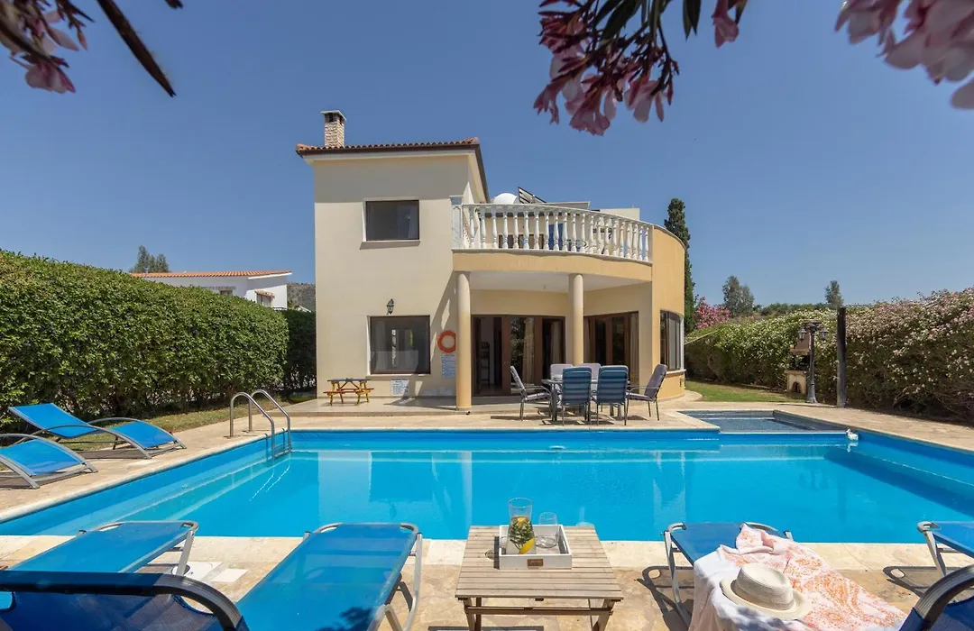Villa Tsikkos Dio-1