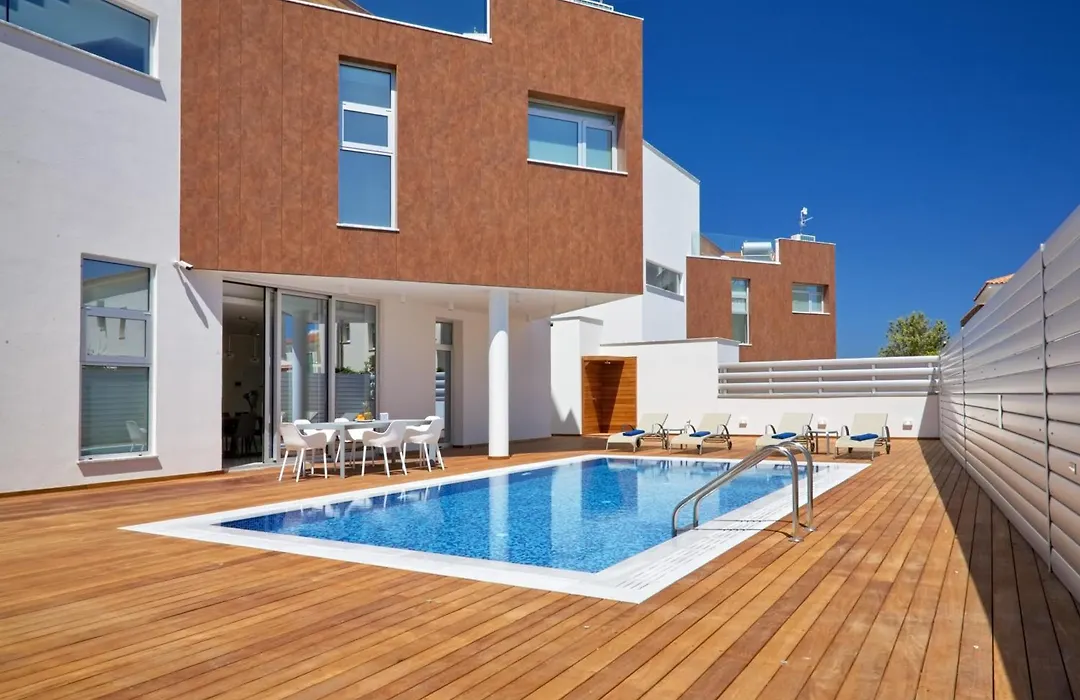 Seaview Luxury Villa Jacuzzi & Pool! 2 Min Beach-1