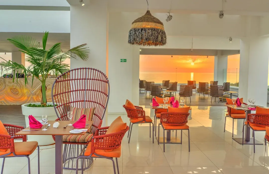 King Evelthon Beach Hotel&Resort-1