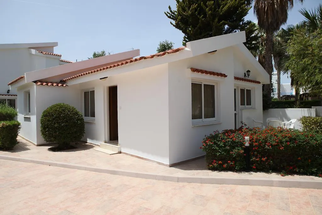 Maistrali Hotel Apartments & Bungalows-1