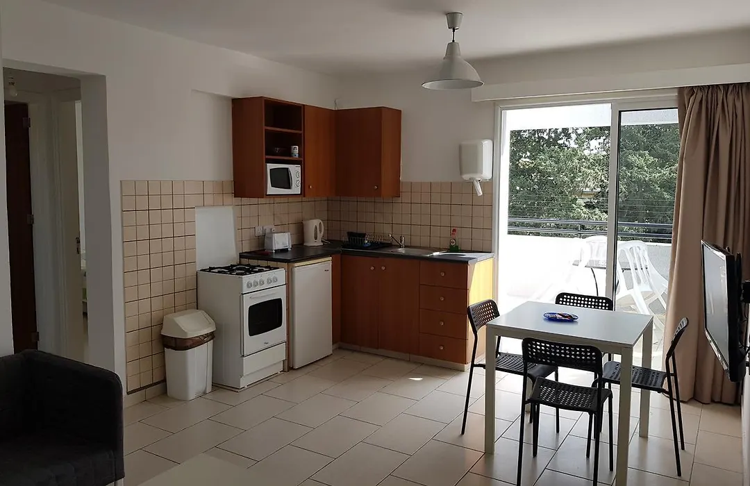 Valentinos Court-1