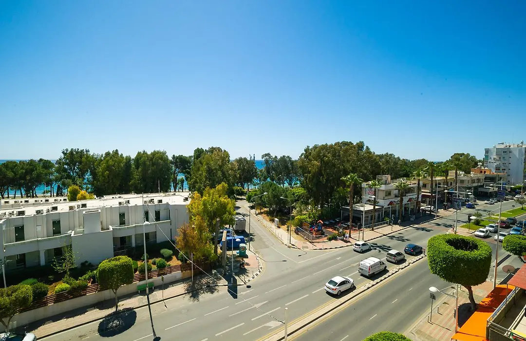 Pebble Beach Holiday Apartments-1