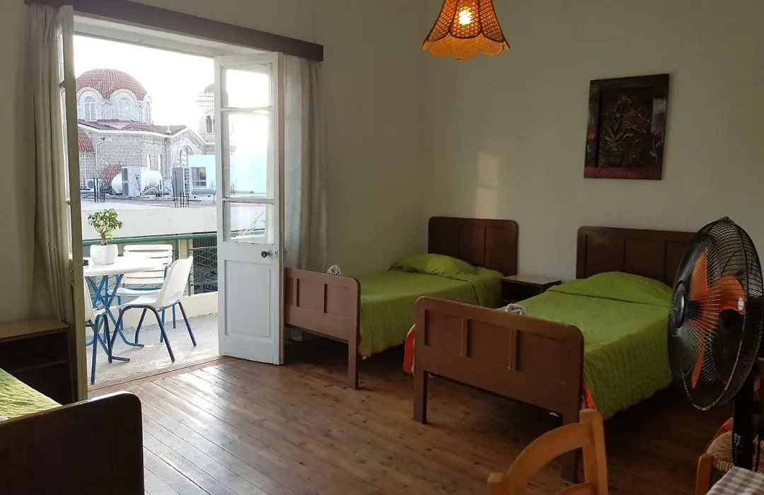 Trianon Hostel - Central Paphos Old Town-1