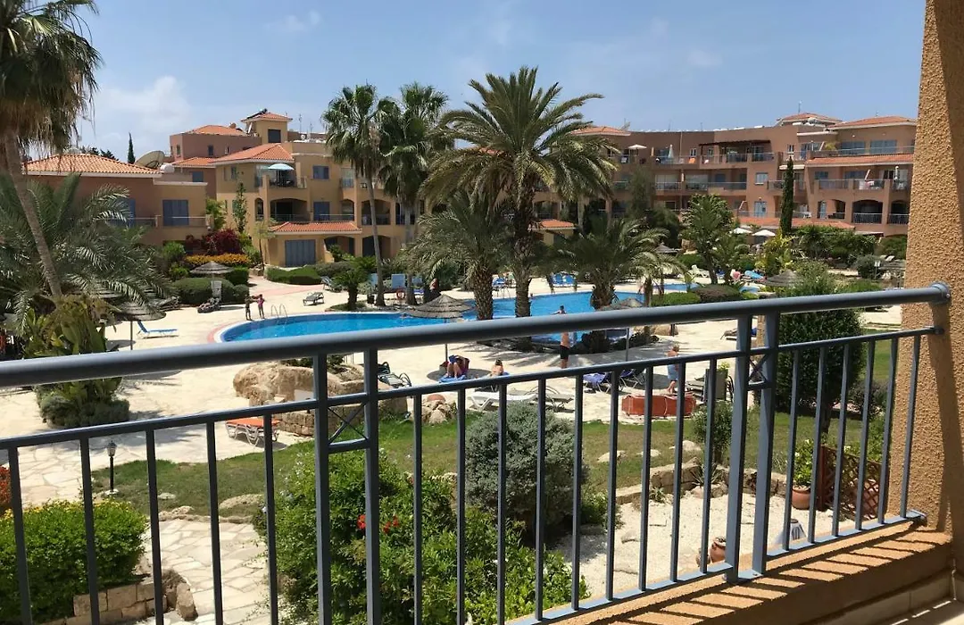 Limnaria Gardens - Modern 1 Bed, Walk To Beach & Shops-1