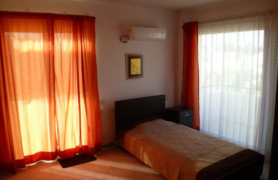 Private Deluxe Room With Balcony At Datacom Building-1