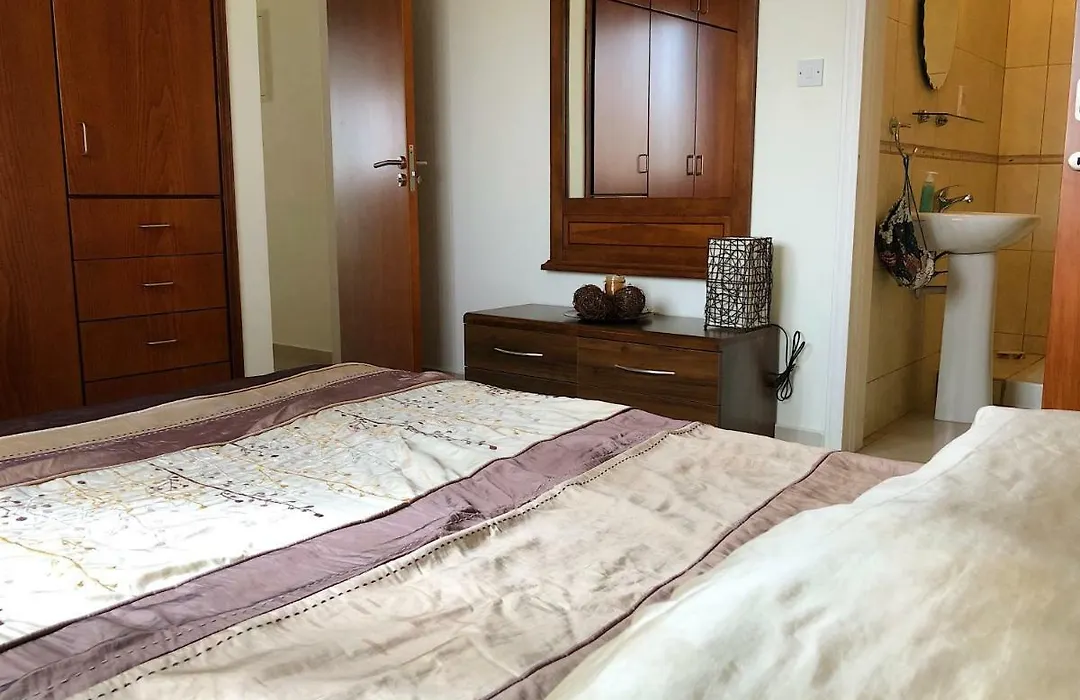 King'S Gardens Apartment-1