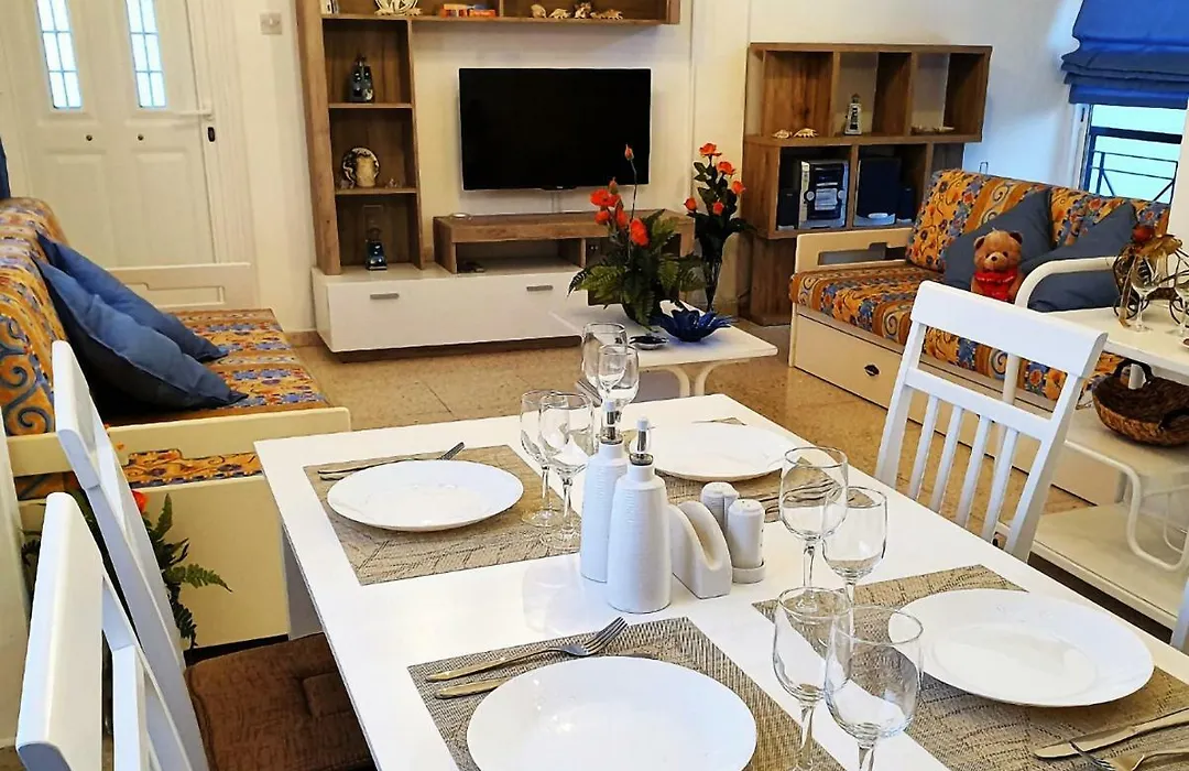 Easystay Two Bedroom Apartment-1