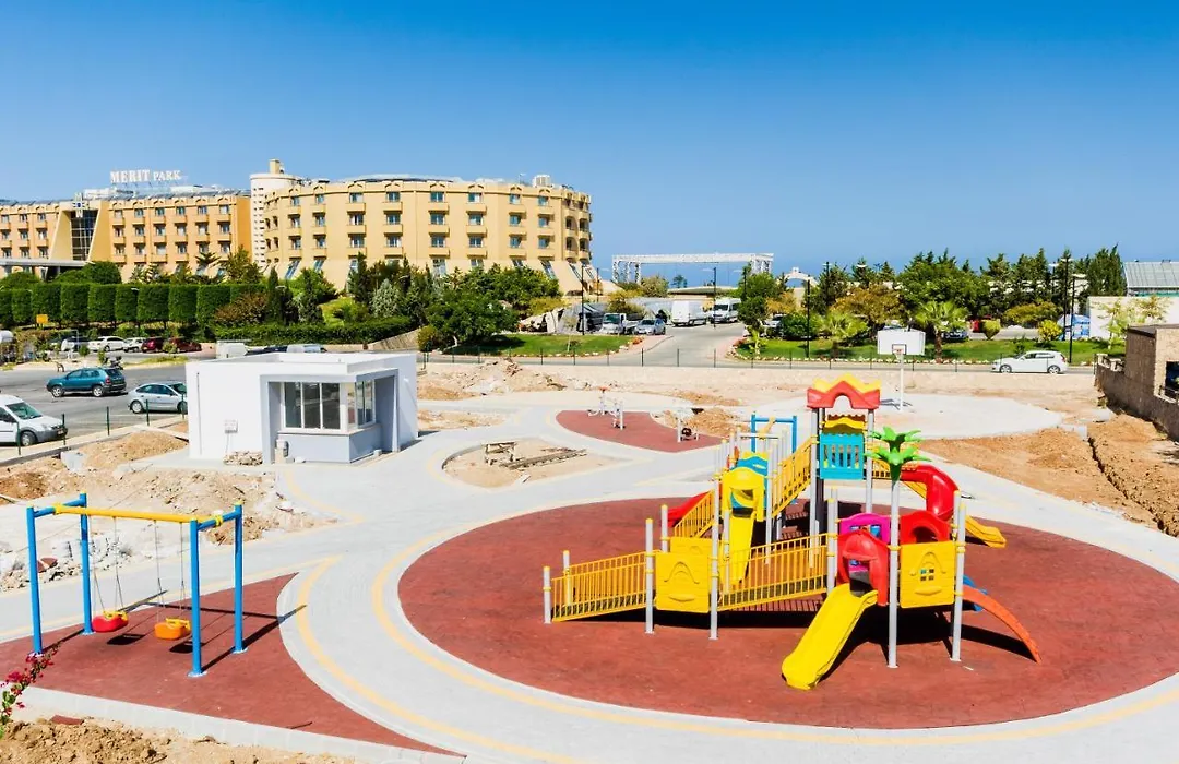 Comfortable One-Bedroom Apartment Near The Sea And Casino Merit Park Sel 2-6-1