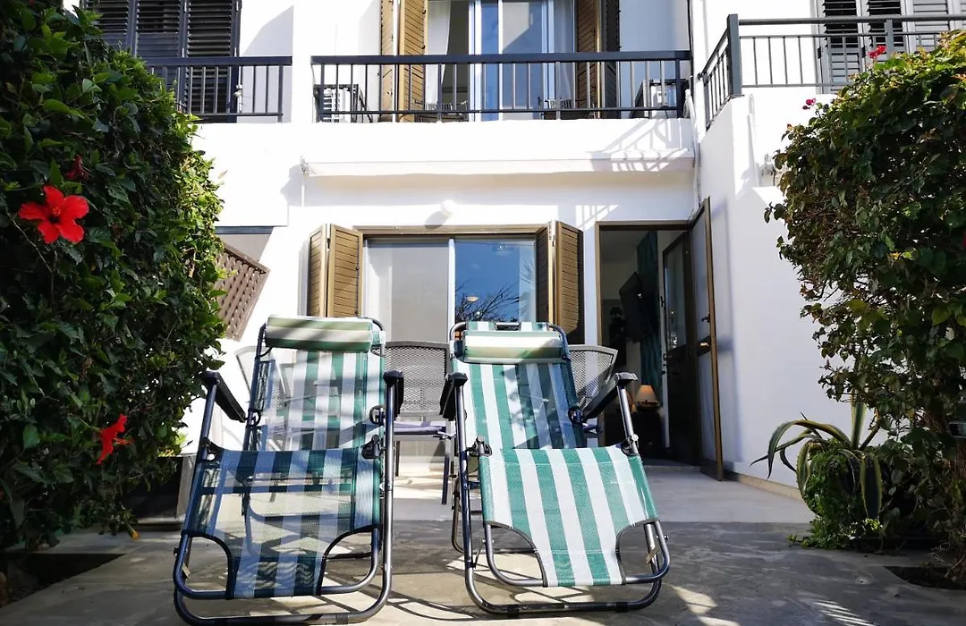 Tedy'S Townhouse-Margarita Gardens-1