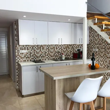 Cozy Loft Apartment 2-3