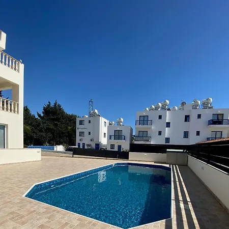Cosy Apartment In Kato Paphos With Pool Access-2