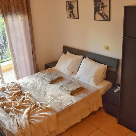 Raise Cosy Studio With Pool In Limassol-3