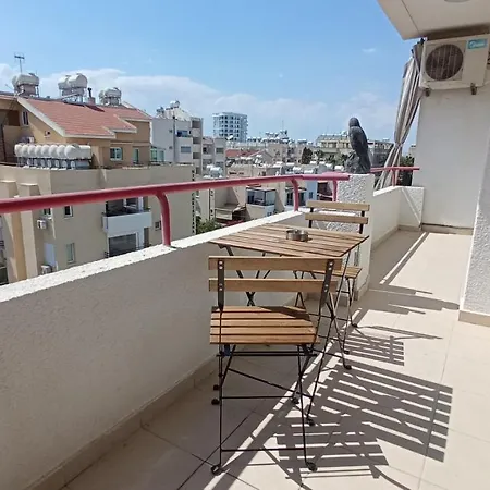 5 Min To The Beach Holiday Shared Apartment - Private Room In 3 Bdr Apt-2