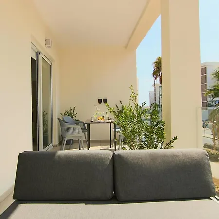 Phaedrus Living Seaview Flat Limnaria 154-3