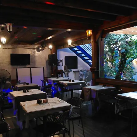Harrys Inn Guesthouse-2