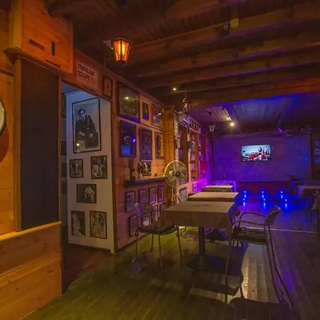 Harrys Inn Guesthouse-3