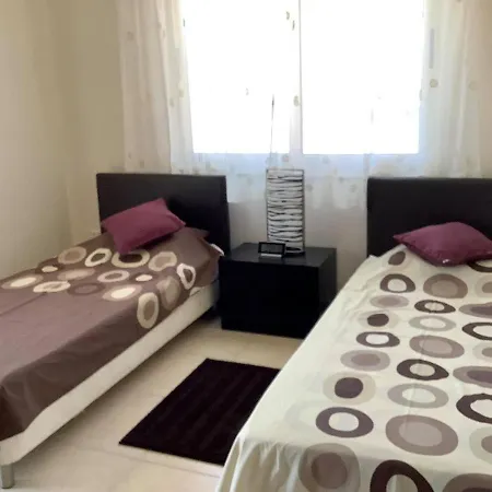 Nice Freshly Renovated Sea-View Apartment-3