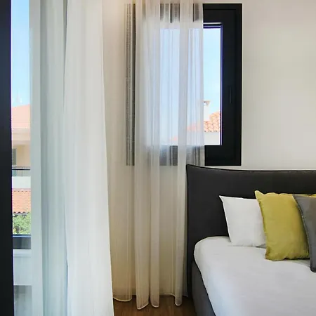 Phaedrus Living: City View Anna Residence 102-3