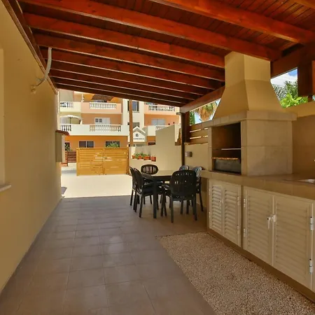 "Star House" Private Pool-2