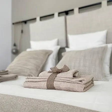 Stunning Duplex Studio Apartment 150 Metres From The Sea-3