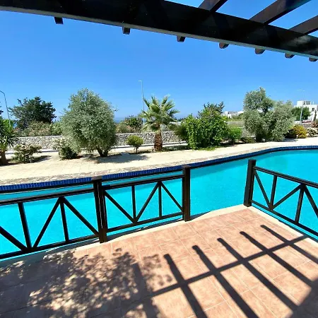 3 Bedroom Holiday Villa Close To Casinos-2