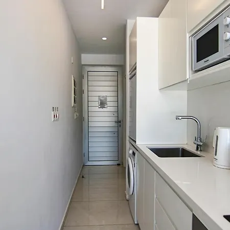 Phaedrus Living - Seaside Luxury Flat Harbour 104-2