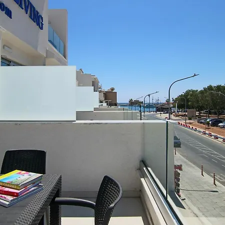 Phaedrus Living - Seaside Luxury Flat Harbour 102-3