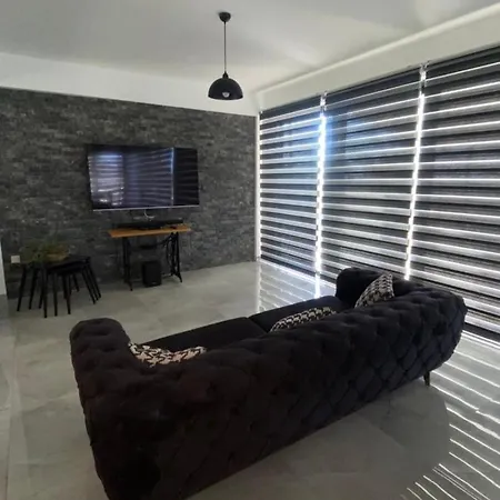 Muhtesem Manzarali Lueks Villa Catalkoy Kyrenia-3