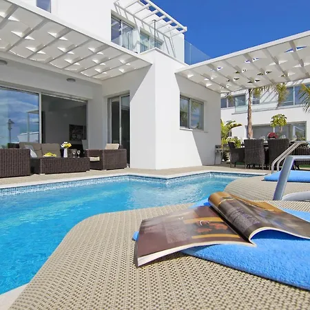 Villa Sunday-2