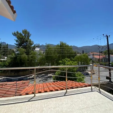Muhtesem Manzarali Lueks Villa Catalkoy Kyrenia-2