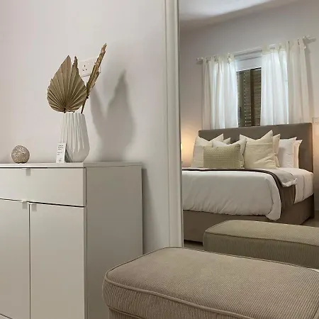Phaedrus Living: City View Luxury Flat Androcleous-2
