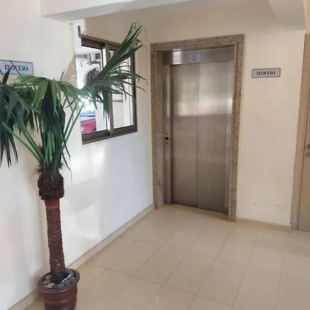 Private Room In Shared Apartment Near Larnaca Airport - 24 Hour Shuttle Service-2