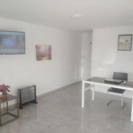 Rolandos Apts-2