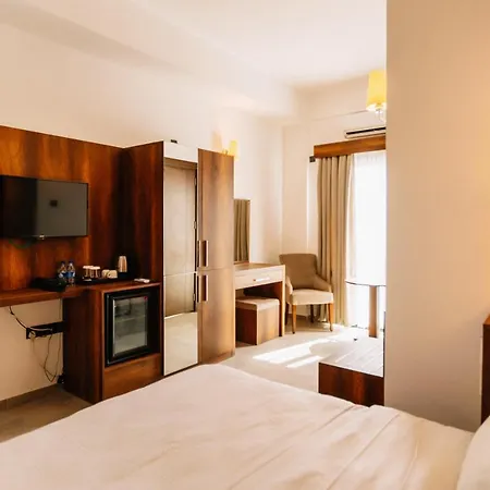 Cezar'S Airport Hotel-2