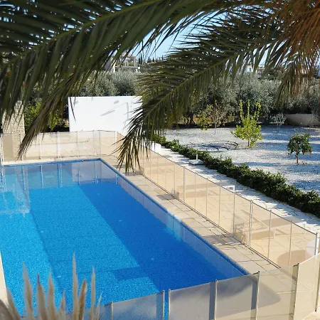 Holiday 6 Bedroom Luxury Villa-2