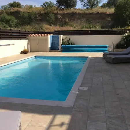 Idyllic 3 Bed Villa With Stunning Views-3