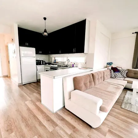 Flat With Roof Terrace And Sea View In Kyrenia-3
