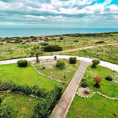 Flat With Roof Terrace And Sea View In Kyrenia-2