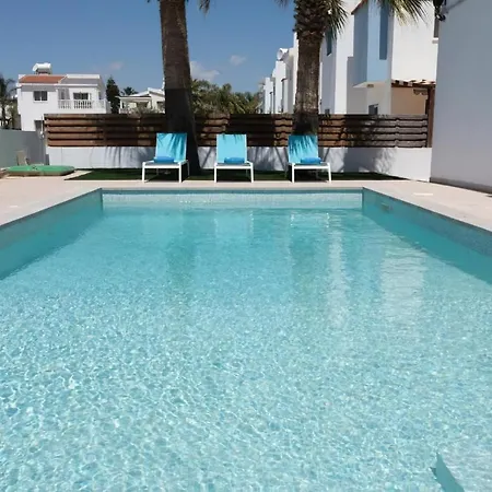 Villa suncity Boutique Beachfront-2