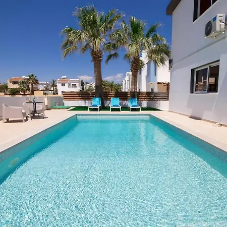 Villa suncity Boutique Beachfront-3