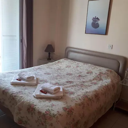 Amelia Two Bedroom Apartment - 201-3