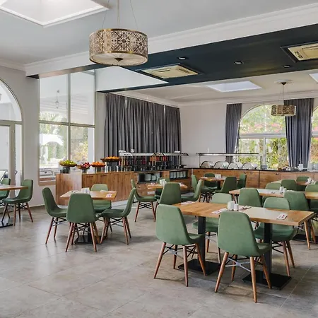 Uptown Bueyuek Anadolu Girne Hotel-3