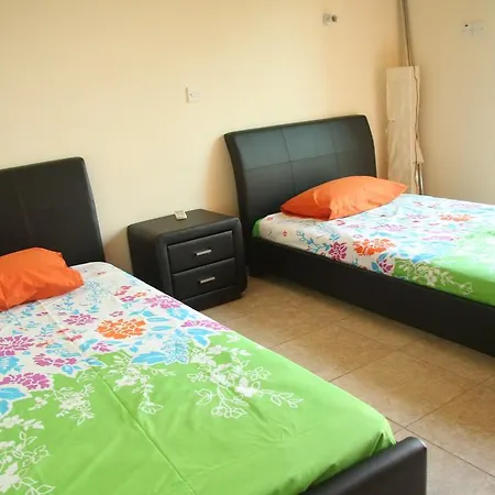 Theo'S Holiday Houses-2