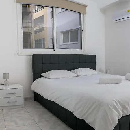 Maple Oak Apartment 102-2