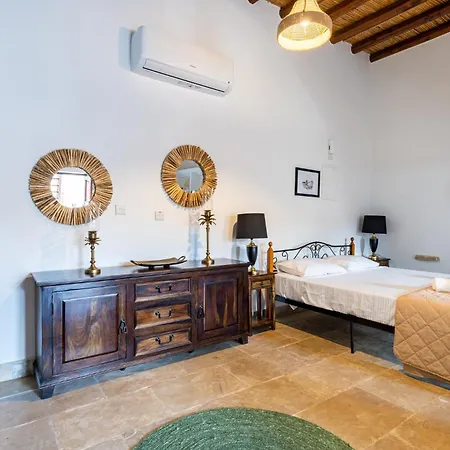 Stone Court Boutique Studios-2