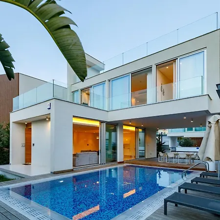 Seaview Luxury Villa Jacuzzi & Pool! 2 Min Beach-2