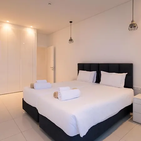 Seaview Luxury Villa Jacuzzi & Pool! 2 Min Beach-3