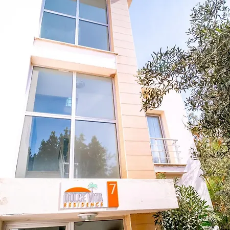Romantiс Two-Bedroom Apartment With Sea View-2