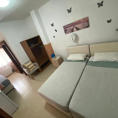 Marina'S Rooms-3