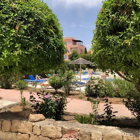 Stylish 1 Bedroom Apartment In Limnaria Gardens-2